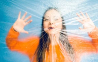 Presa em uma história que não é sua?